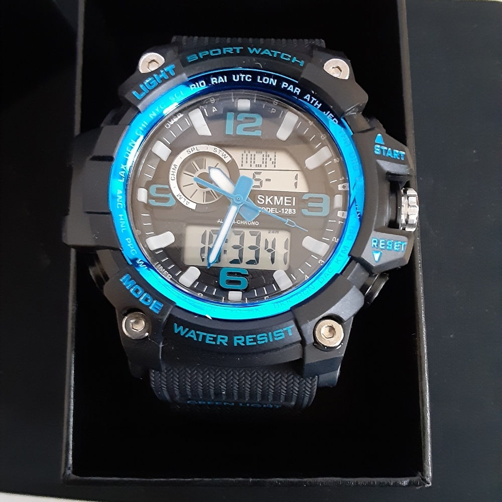 Watch - Picture 2 of 3